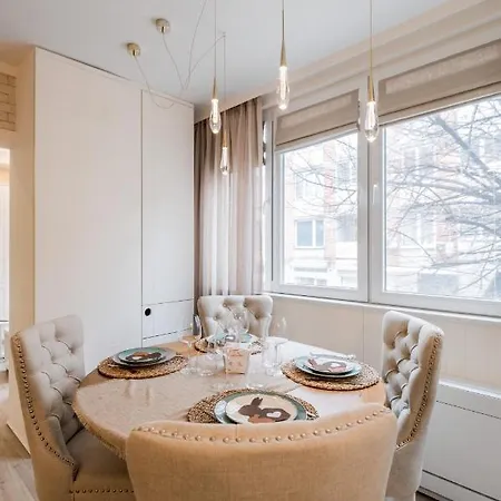 Апартамент Doctors Garden - Central&modern 2bd Flat In *